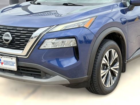 Used 2023 Nissan Rogue SV image 11