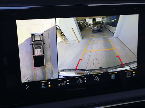 Used 2022 GMC Sierra 1500 AT4 w/ Sierra Safety Plus Package image 15