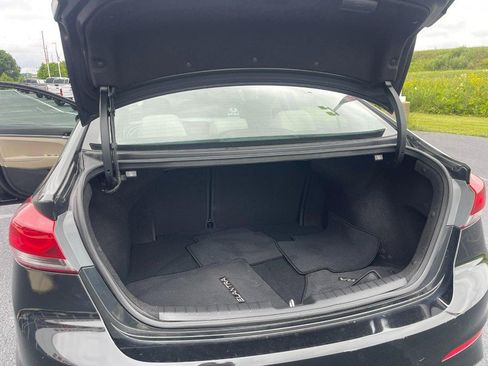 Used 2018 Hyundai Elantra SE FWD image 10