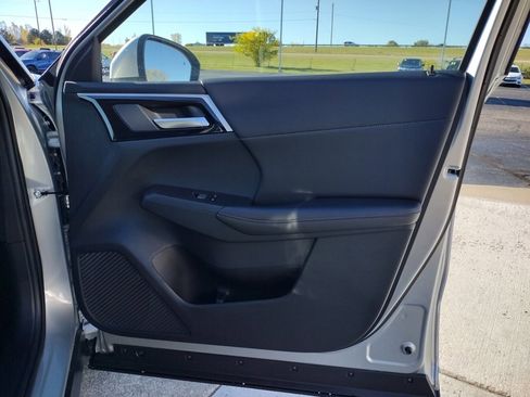 New 2025 Mitsubishi Outlander SE image 34