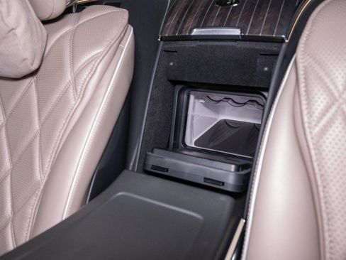 Used 2025 Mercedes-Benz Maybach S 680 4MATIC image 31