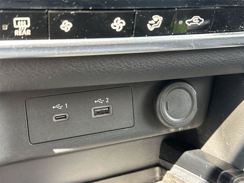 Used 2023 Nissan Rogue SV AWD/4WD image 29