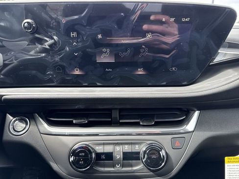 New 2026 Buick Envista Preferred FWD image 18