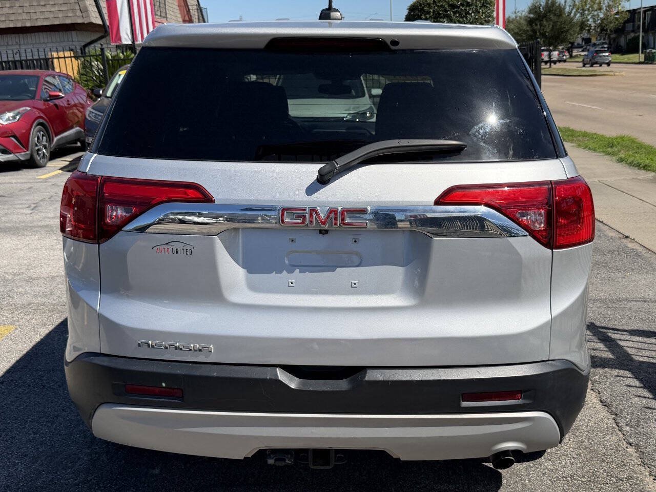 Used 2018 GMC Acadia SLE w/ LPO, Floor Liner Package FWD image 5