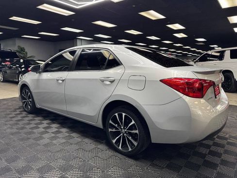Used 2019 Toyota Corolla SE w/ Carpet Mat Package (TMS) FWD image 9