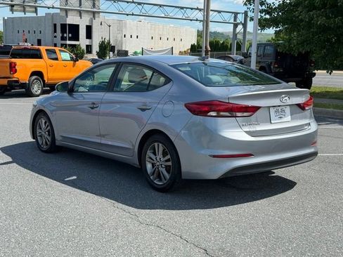 Used 2017 Hyundai Elantra SE w/ SE A/T Tech Package 03 FWD image 5