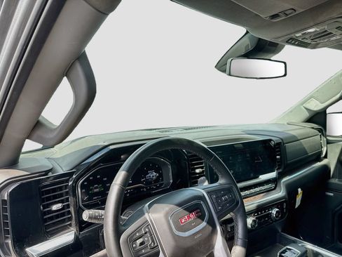 Used 2024 GMC Sierra 1500 SLT AWD/4WD image 12