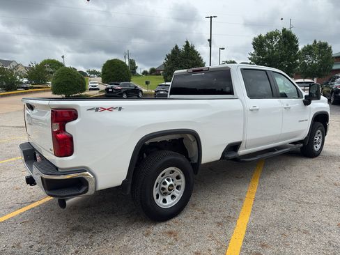 Used 2025 Chevrolet Silverado 2500 LT w/ Convenience Package AWD/4WD image 5