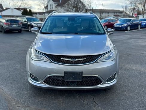 Used 2017 Chrysler Pacifica Touring-L Plus w/ Advanced Safetytec Group image 2