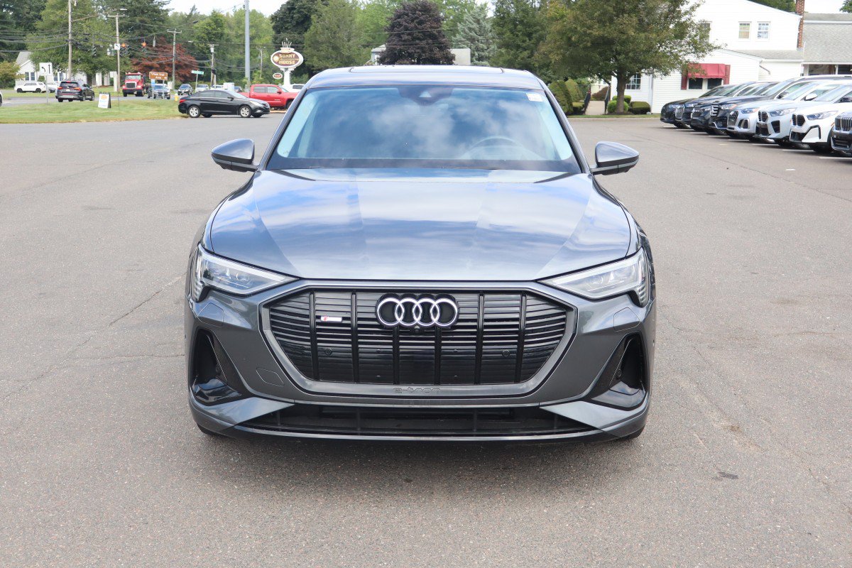 Used 2021 Audi e-tron Prestige w/ Prestige Package AWD/4WD image 2