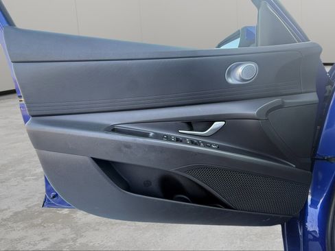 Used 2023 Hyundai Elantra SEL image 26