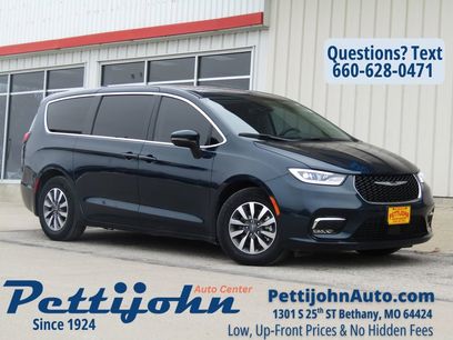 Used 2023 Chrysler Pacifica Touring-L
