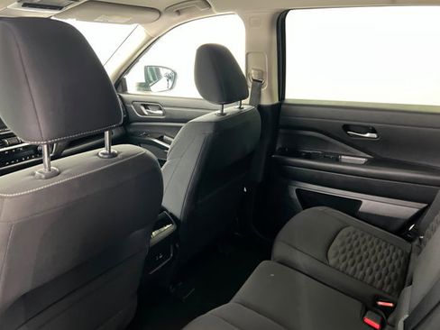 Used 2022 Nissan Pathfinder SV image 19