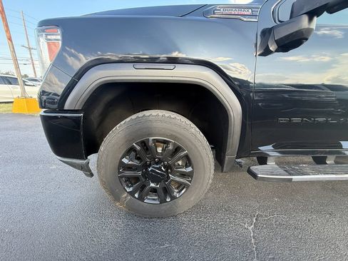 Used 2020 GMC Sierra 2500 Denali w/ Denali Ultimate Package AWD/4WD image 10