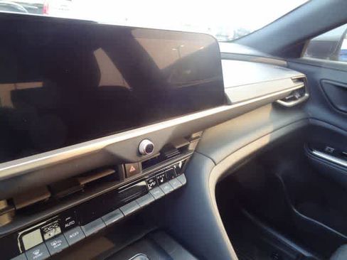 Used 2024 Toyota Crown AWD/4WD image 16
