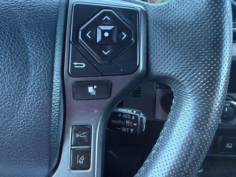 Used 2020 Toyota Tacoma TRD Sport AWD/4WD image 29
