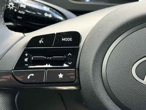 Used 2025 Hyundai Elantra Sport image 11