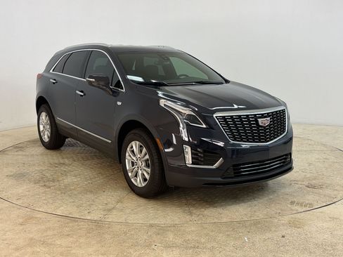 Used 2025 Cadillac XT5 Luxury w/ LPO, Floor Liner Package FWD image 7