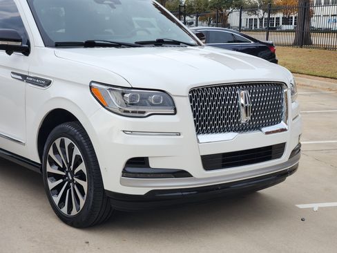 Used 2022 Lincoln Navigator Reserve image 7
