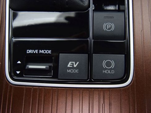 Used 2021 Toyota Sienna XLE image 42