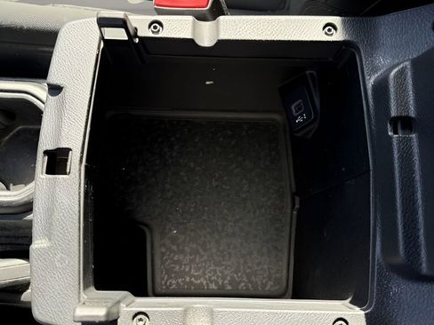 Used 2023 Jeep Wrangler Sport image 21