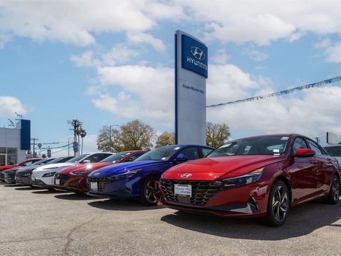 Used 2020 Ford Fusion SE image 34