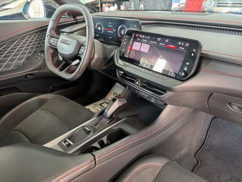 Used 2025 Dodge Charger R/T Scat Pack w/ Track Pack image 21