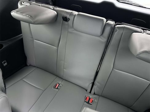 New 2026 Toyota Highlander Platinum image 12