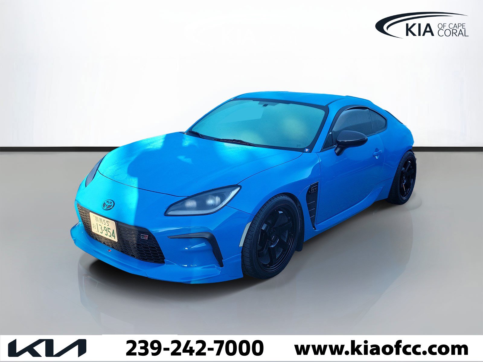 Used 2023 Toyota GR86 w/ ALL Weather Mat Package (TMS) RWD image 4