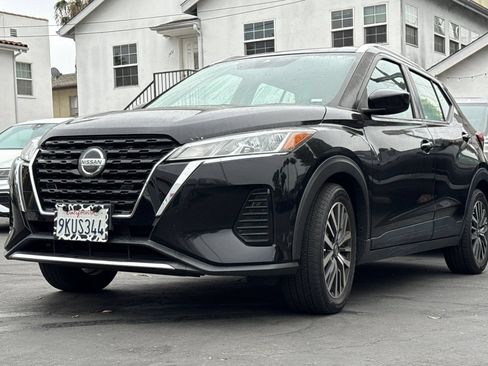 Used 2021 Nissan Kicks SV FWD image 3