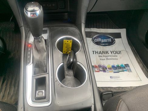 Used 2020 Chevrolet Equinox LT w/ Driver Convenience Package image 14