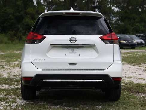 Used 2017 Nissan Rogue S w/ S Appearance Package FWD image 7