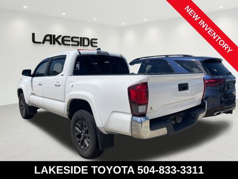 Used 2020 Toyota Tacoma SR5 w/ SR5 Appearance Package (SM) image 3