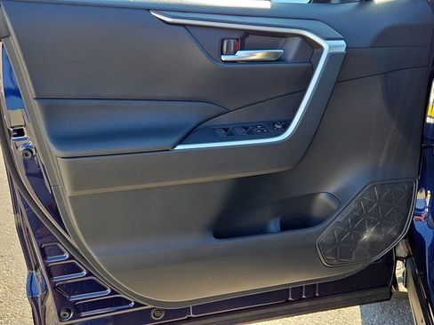 New 2025 Toyota RAV4 SE image 15