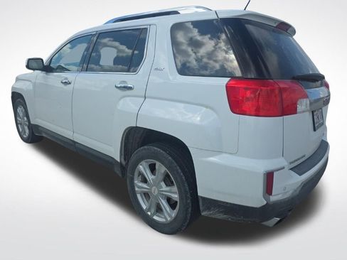 Used 2017 GMC Terrain SLT w/ Driver Alert Package I FWD image 4