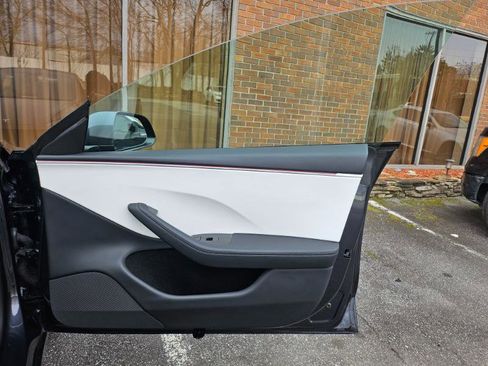 Used 2025 Tesla Model 3 Long Range image 57