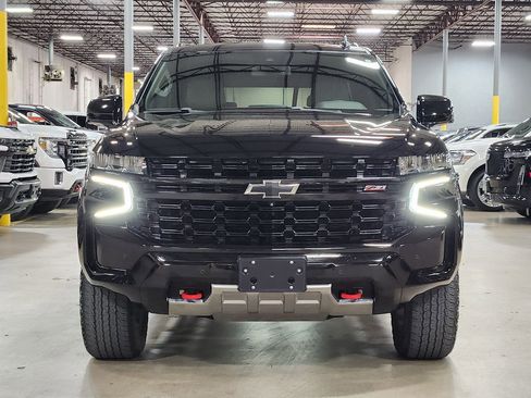 Used 2024 Chevrolet Tahoe Z71 w/ Luxury Package AWD/4WD image 2