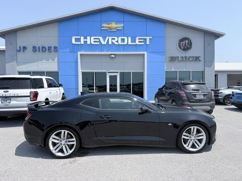 Used 2016 Chevrolet Camaro SS RWD image 4
