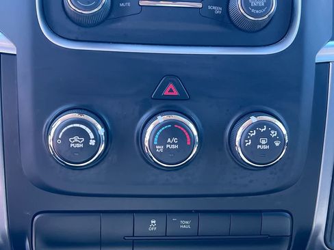 Used 2024 RAM 1500 Classic SLT AWD/4WD image 19