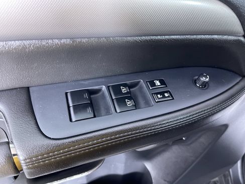 Used 2012 Nissan Armada SV AWD/4WD image 13