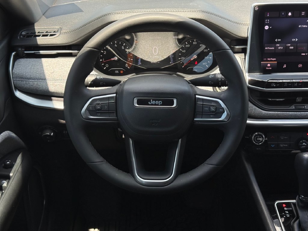 Used 2023 Jeep Compass Latitude AWD/4WD image 20