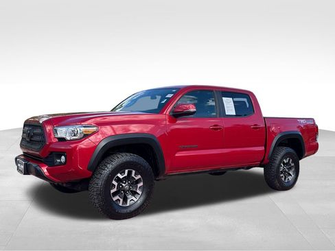 Used 2016 Toyota Tacoma TRD Off-Road AWD/4WD image 3