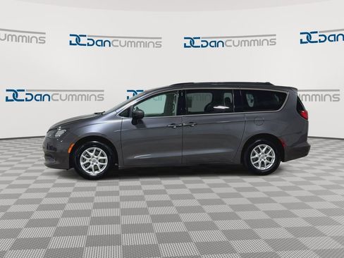 Used 2021 Chrysler Voyager Lxi FWD image 6