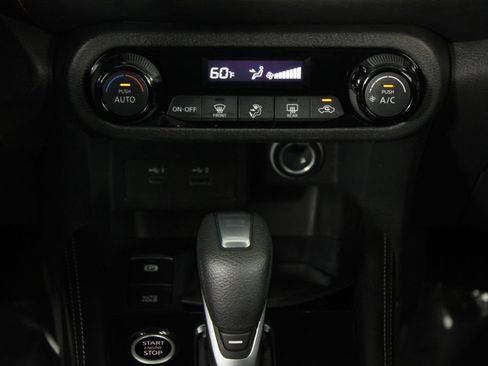 Certified 2024 Nissan Kicks SR FWD image 22