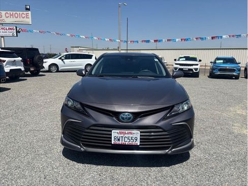 Used 2021 Toyota Camry LE FWD image 2