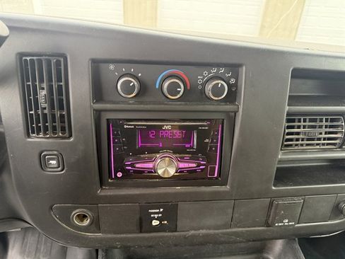 Used 2015 Chevrolet Express 3500 Extended w/ Smoker's Package image 23