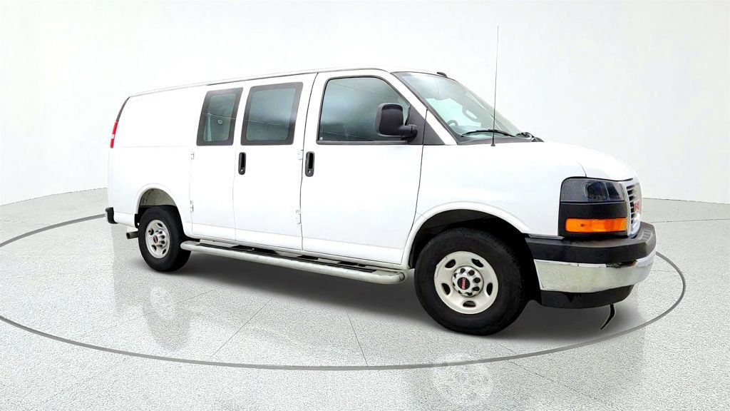 Used 2025 GMC Savana 2500 w/ Driver Convenience Package RWD image 3