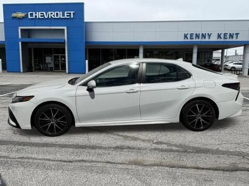 Used 2024 Toyota Camry SE FWD image 25