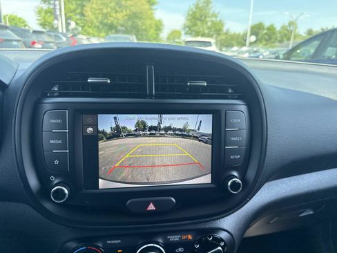 Used 2025 Kia Soul LX FWD image 21