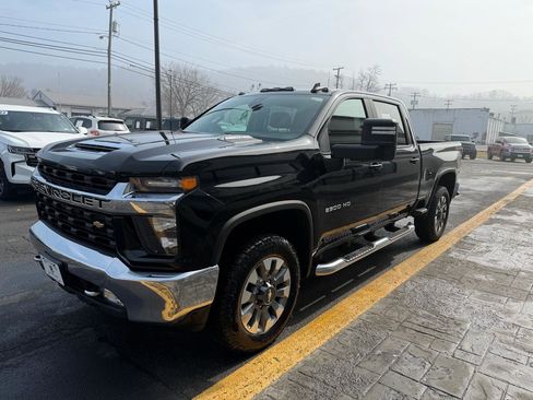 Used 2022 Chevrolet Silverado 2500 LT w/ Convenience Package image 4